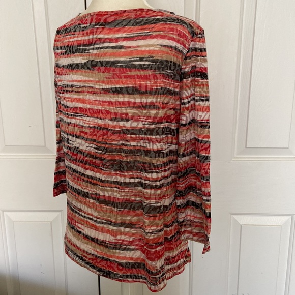 Ruby Rd. Red, white gold & black 3/4 inch sleeve top with gold embellishment - Picture 4 of 5